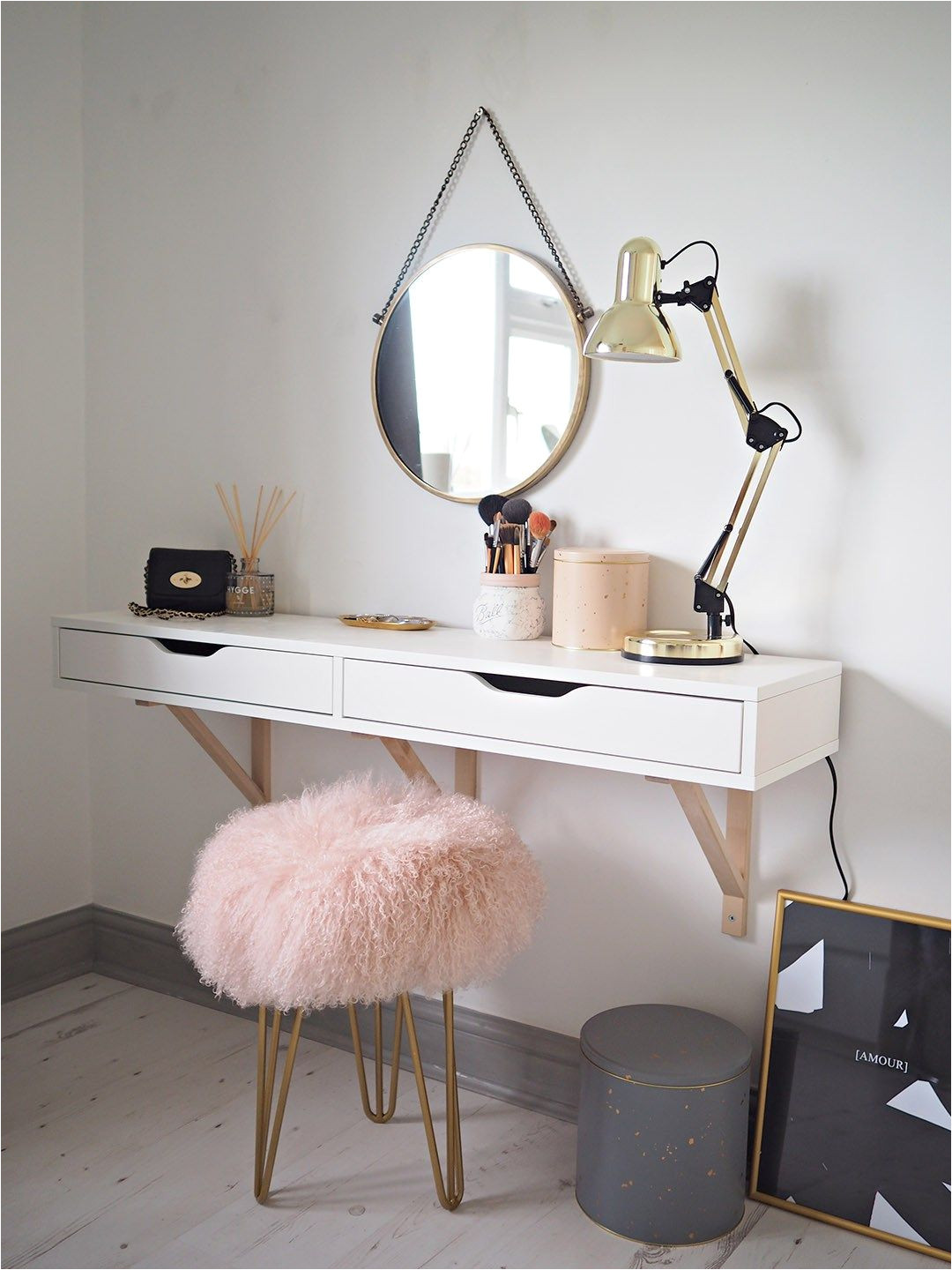 scandi dressing table