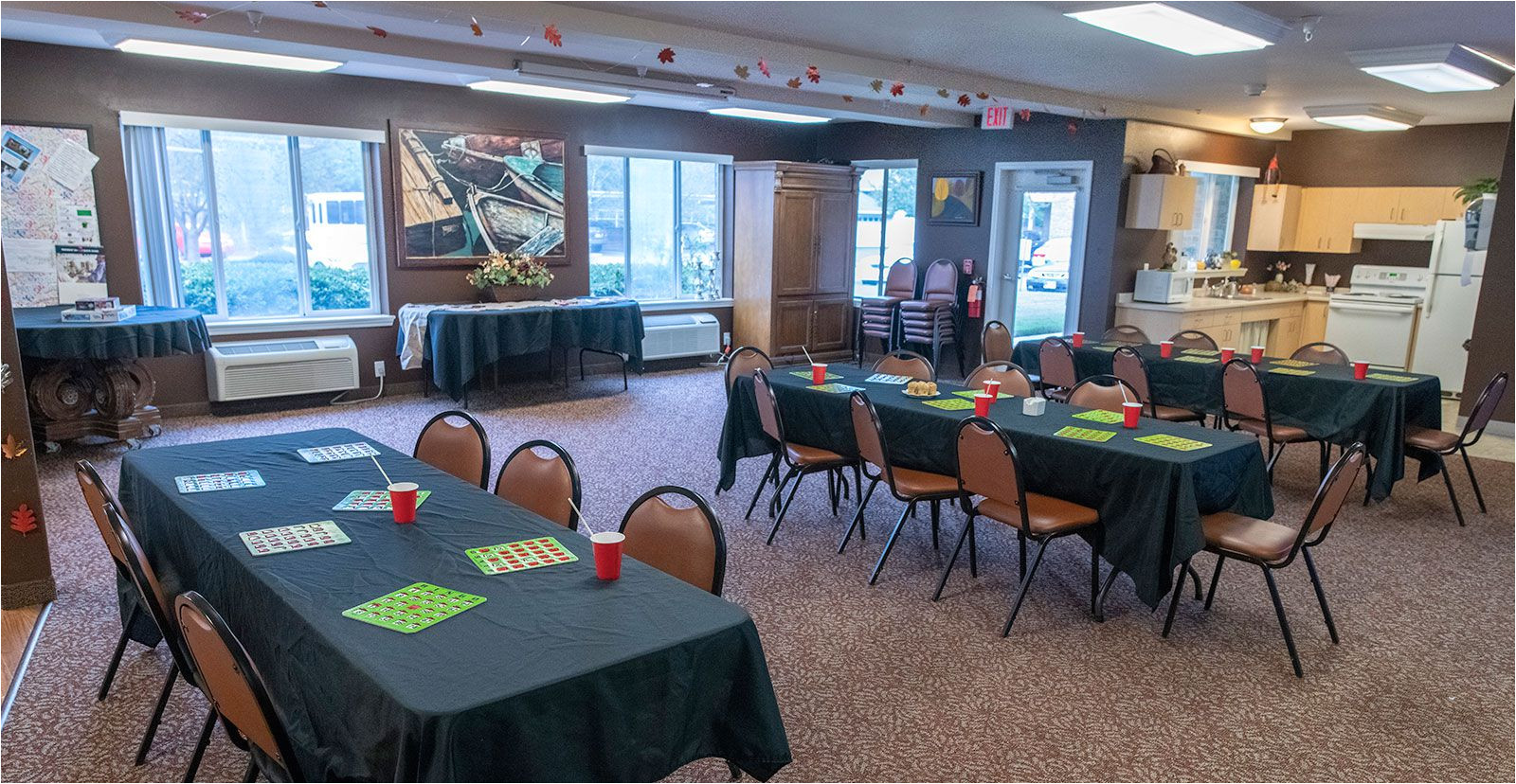 resident activity room at jordan oaks independent senior living community