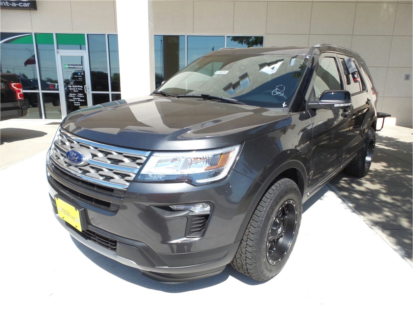 2018 ford explorer xlt w custom wheels tires in houston tx mac