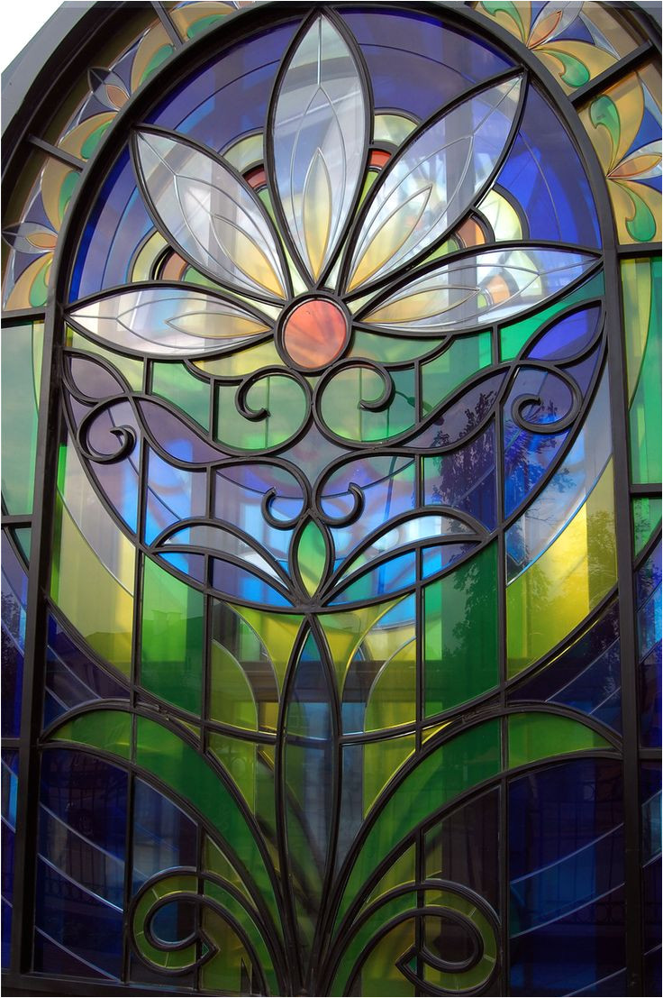 beautiful floral stained glass window in russia 3