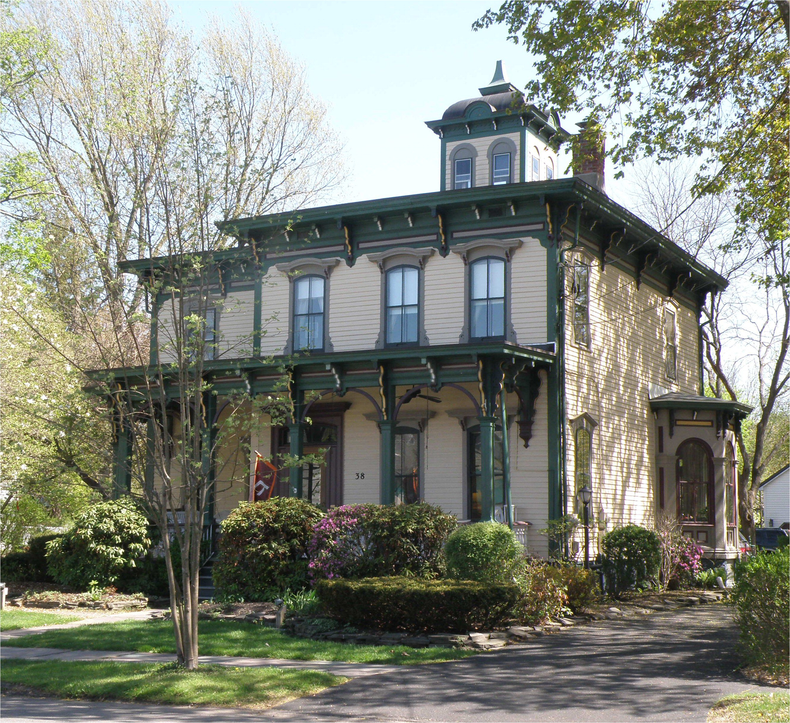 italianate lewis house in upstate new york
