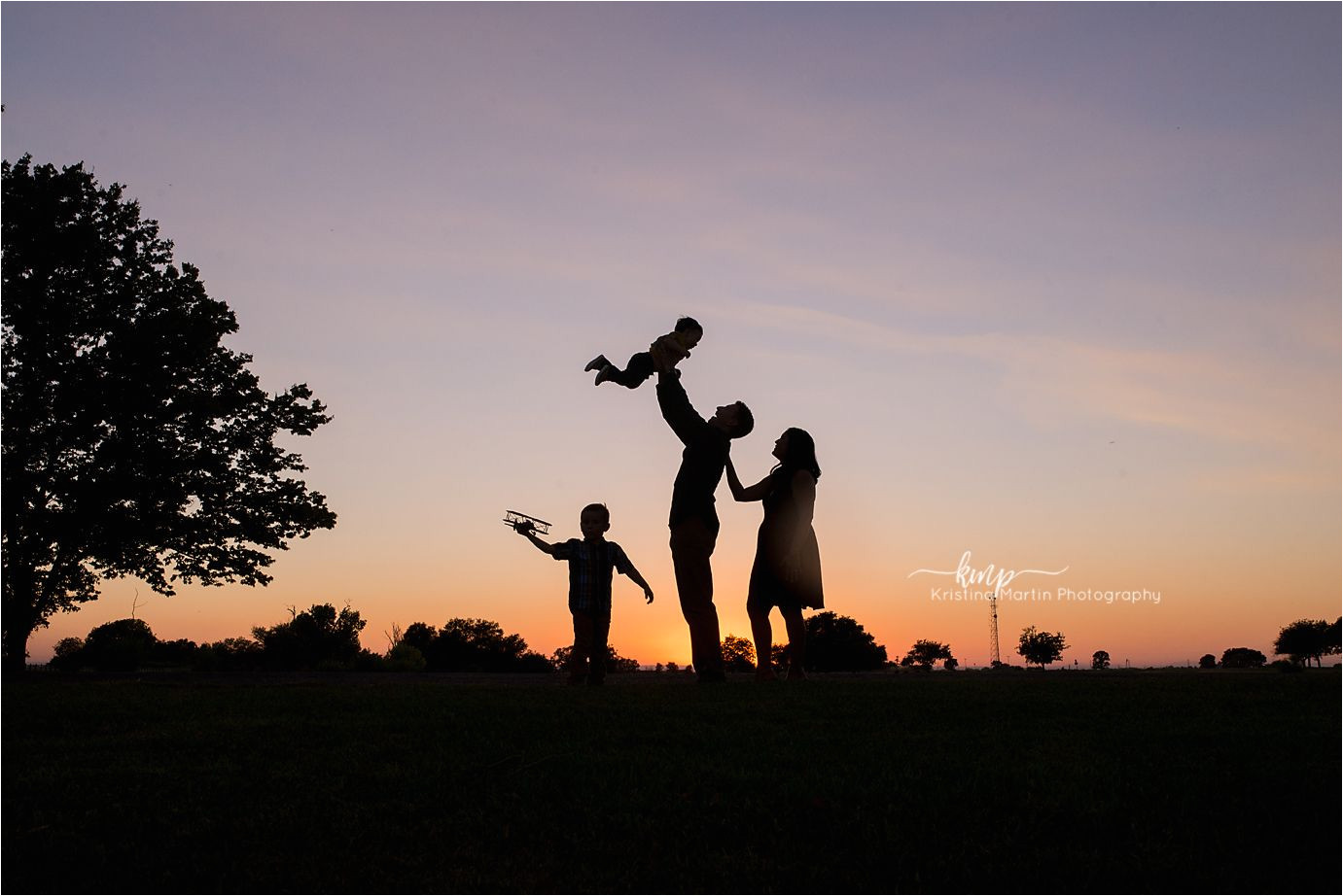 silhouette photo of family unposed golden hour sunset sacramento ca posing family of 4