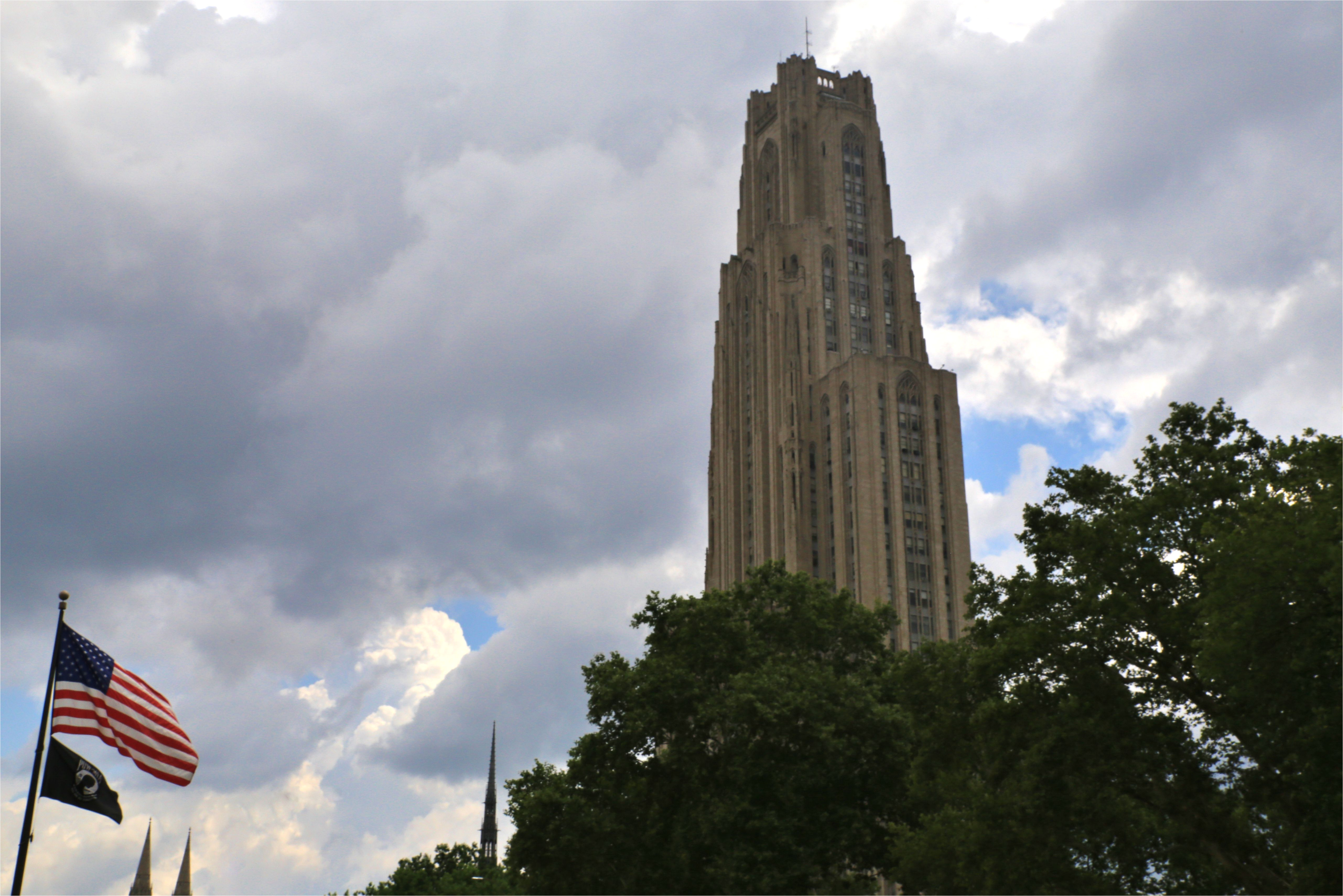 university campus building university of pittsburgh cathedral of learning pittsburgh pennsylvania usa