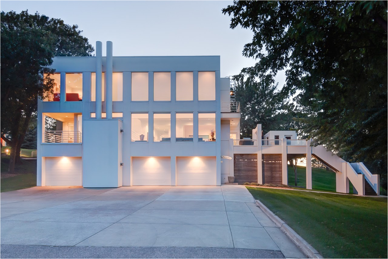 this modernist four structure compound on the northeast corner of sioux falls s d