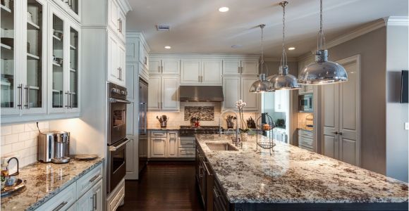 Alaska White Granite with Cream Cabinets Make Your Elegant Kitchen with Alaska White Granite