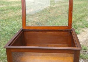 Amish Patio Furniture Sugarcreek Ohio Display Show Case Table top Lift Lid original Finish Antique 1900