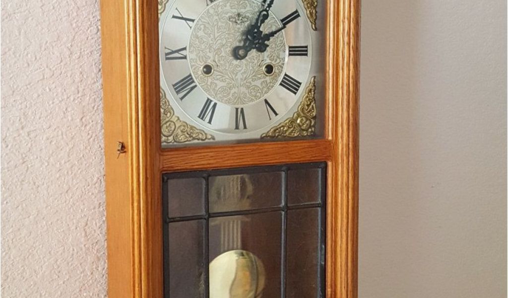 Battery Operated Clock Works with A Pendulum Restored Vintage Antique D A Brand 31 Day Key Wind
