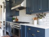 Benjamin Moore Elephant Tusk Cabinets Benjamin Moore Newburyport Blue Cabinets Paint In 2018 Pinterest