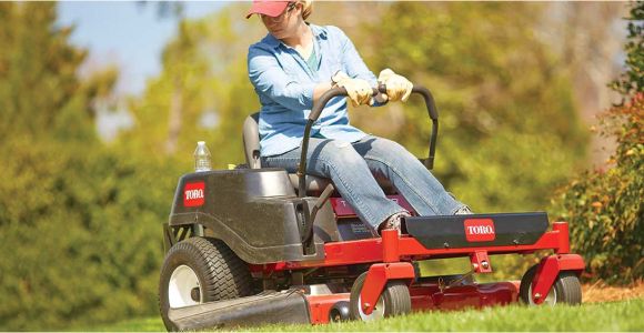 Best Riding Lawn Mower for Hills Using Riding Mowers and Lawn Tractors for A Perfect Lawn at the Home