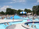 City Park Manhattan Ks Pool Rings In Splash Park Foto De Manhattan City Park