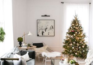 Como Decorar Una Casa Pequeña Y Sencilla En Navidad 287 Best the Everygirl Holiday Decor Cheer Images On Pinterest