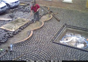 Decomposed Granite with Resin Laying Reclaimed Granite Setts for Driveway and Courtyard to French