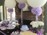 Decoracion De Bodas Sencillas Y Economicas En Casa Con Bombas Globos De 36 Decorados Con Pompones Como Fondo De Decoracia N De