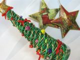 Decoraciones Navideñas Para Puertas Con Material Reciclable Bolas De Navidad Con Material Reciclado Bolas De Papel Reciclado
