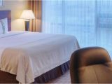 Eastern King Bed Vs Western King Bed Holiday Inn toronto Airport East Hotel by Ihg