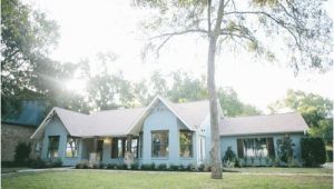 Fixer Upper Season 3 Episode 13 Paint Colors Fixer Upper Chip Gaines Magnolia Market and Magnolias