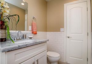 Flip or Flop Bathroom Makeovers Flip or Flop Hosts Tarek and Christina El Moussa Create