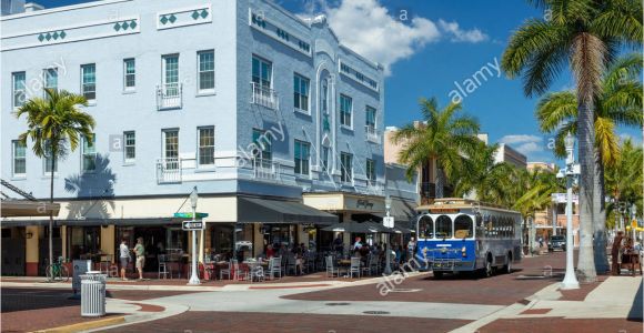 Garage Door Repair north fort Myers Fl Garage Stockfotos Garage Bilder Seite 3 Alamy