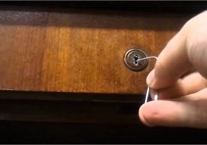 How to Pick A File Cabinet Lock Youtube How to Pick A File Cabinet Lock for Beginners Youtube Baffueue Info