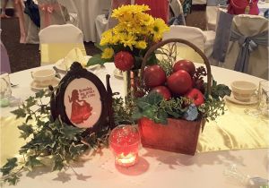 Quinceanera Table Centerpiece Ideas Snow White Centerpiece Wedding Stuff In 2019 Snow White Wedding