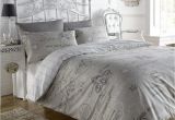 What is the Difference Between Bedspreads and Quilts Script Beige French Text Print Super King Duvet Quilt Cover Bedding