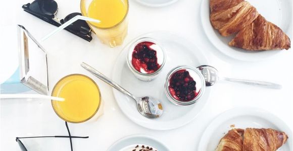 Zuza Bed Breakfast Lisbon Portugal Coffe and Croissant Flatlay by Sandra Moreira Sandrocas Instagram